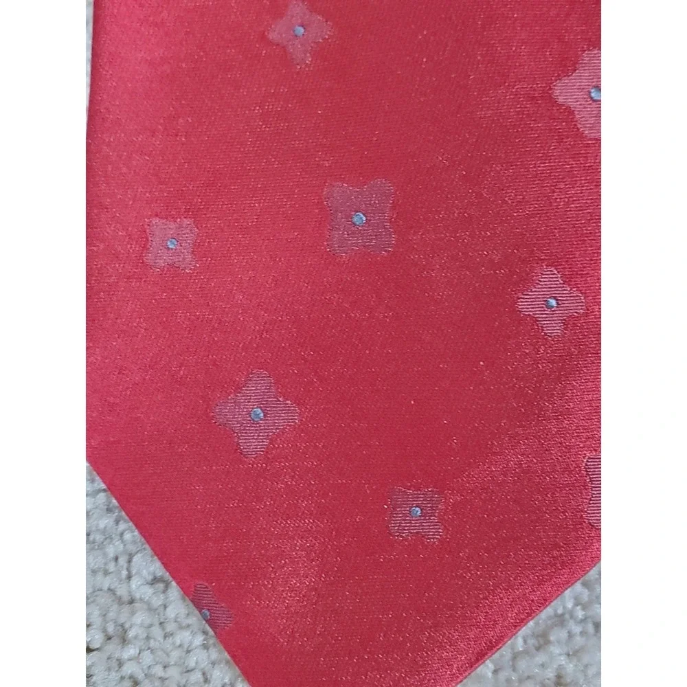 Salvatore Ferragamo Men's Neck Tie Red Abstract Pattern Silk 59 1/2